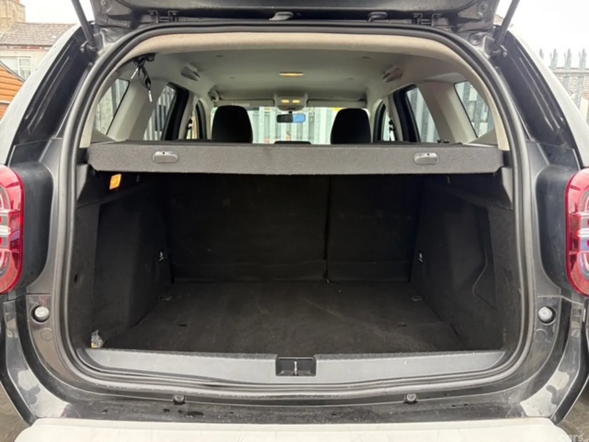 Dacia Duster SUV, Petrol, 2022, Black