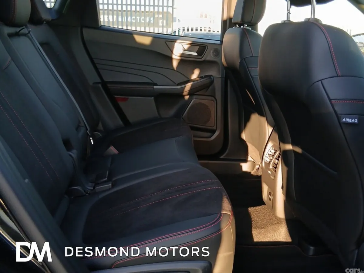 Ford Kuga SUV, Petrol Hybrid, 2025, Black