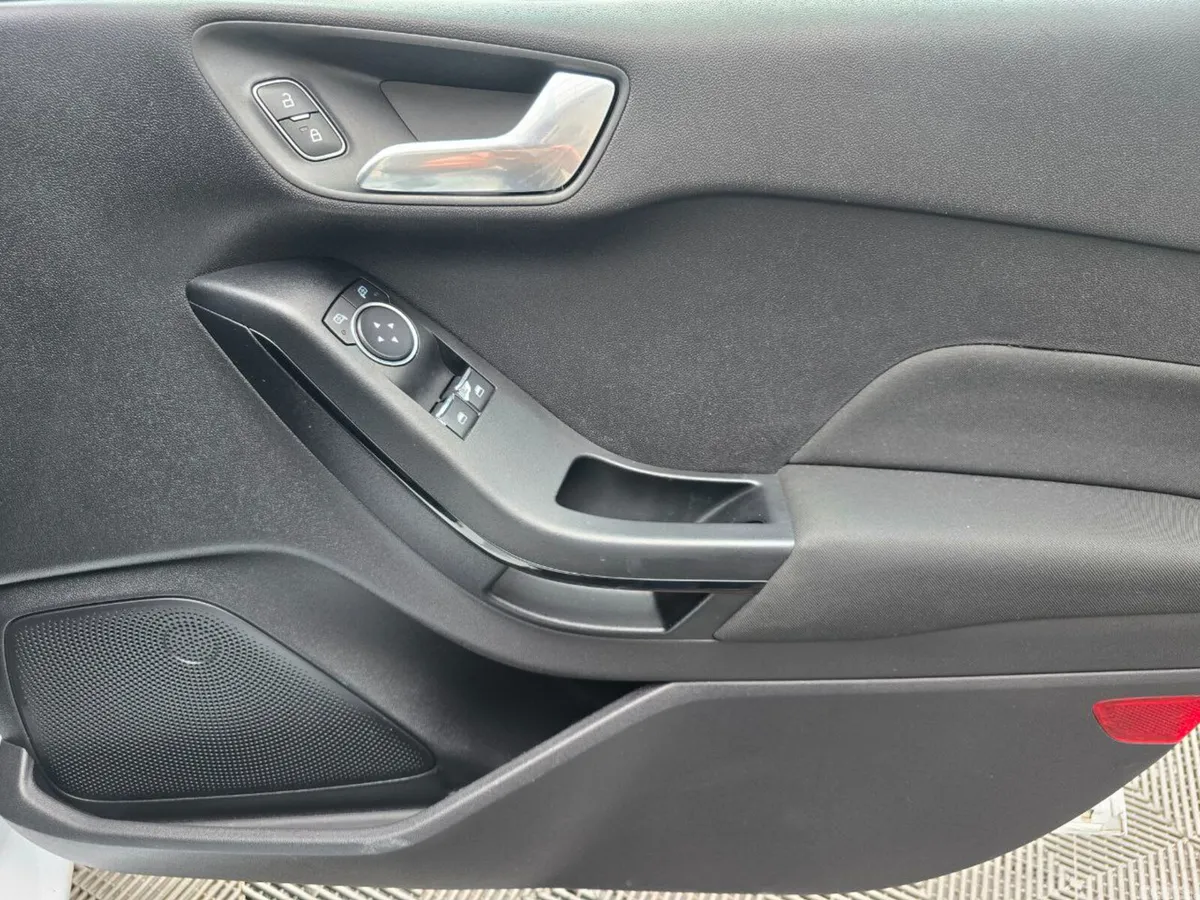 Ford Fiesta Hatchback, Petrol, 2019, White