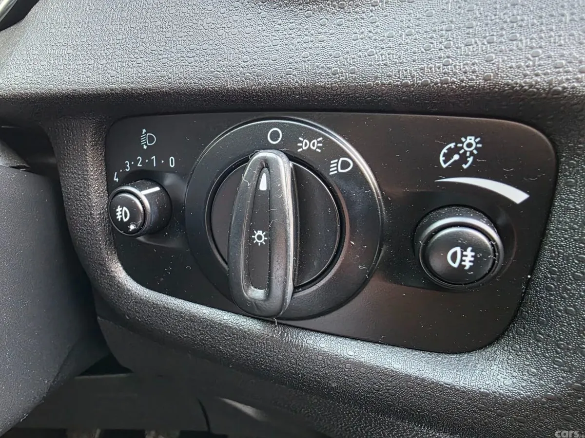Ford Fiesta Hatchback, Petrol, 2016, Silver