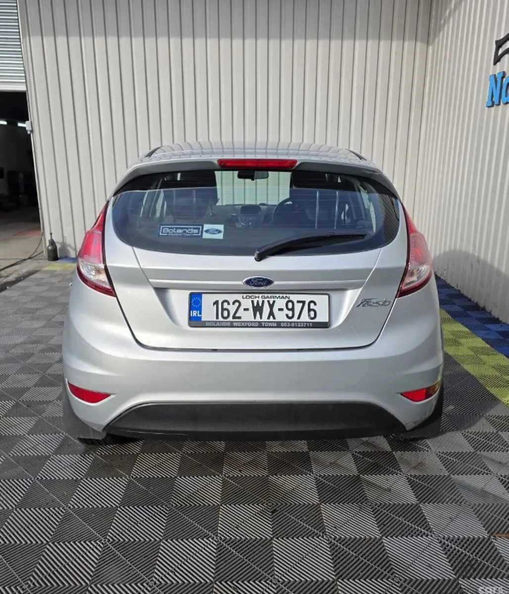 Ford Fiesta Hatchback, Petrol, 2016, Silver