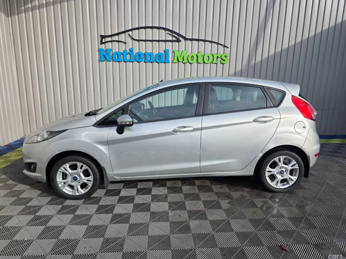 Ford Fiesta Hatchback, Petrol, 2016, Silver