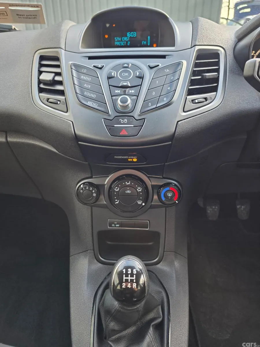 Ford Fiesta Hatchback, Petrol, 2016, Silver