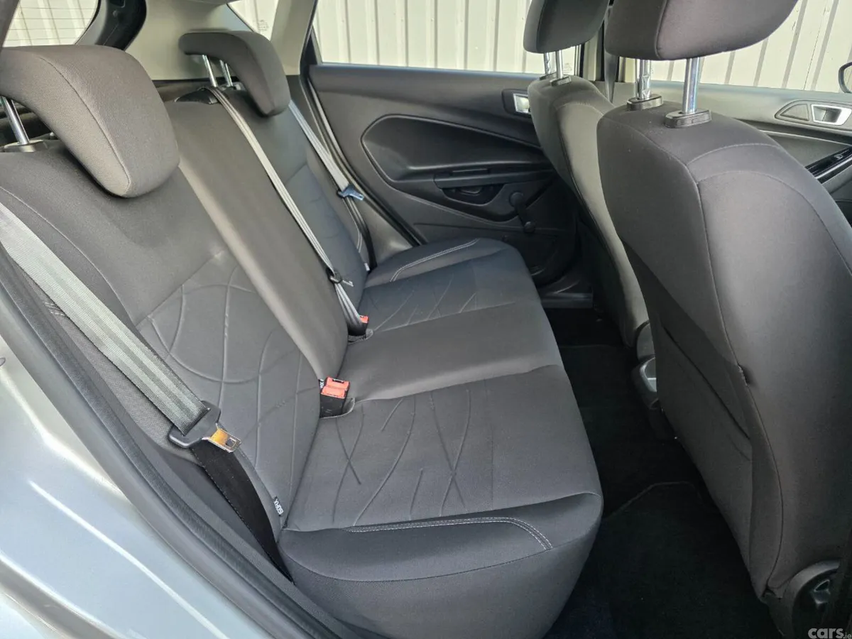 Ford Fiesta Hatchback, Petrol, 2016, Silver