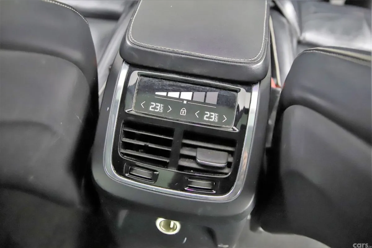 Volvo XC90 SUV, Petrol Plug-in Hybrid, 2017, Grey