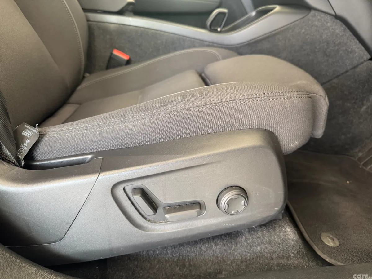 Volvo C40 Estate/Jeep, Electric, 2023, Black