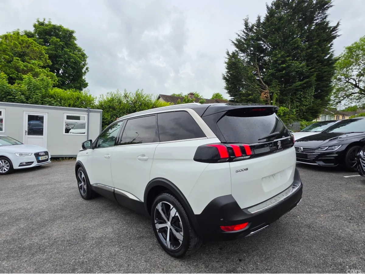 Peugeot 5008 MPV, Diesel, 2018, White