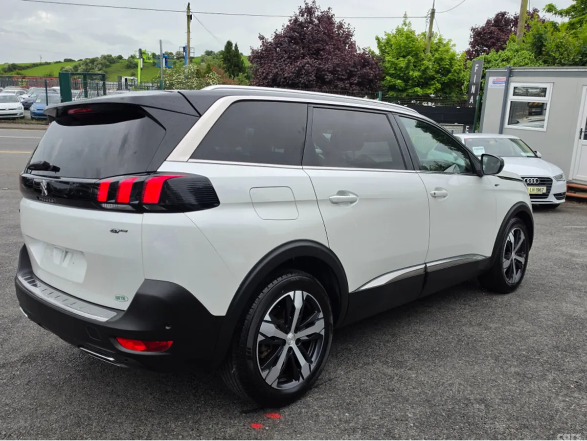 Peugeot 5008 MPV, Diesel, 2018, White