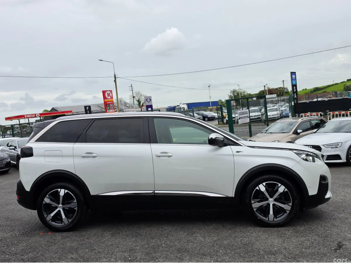 Peugeot 5008 MPV, Diesel, 2018, White