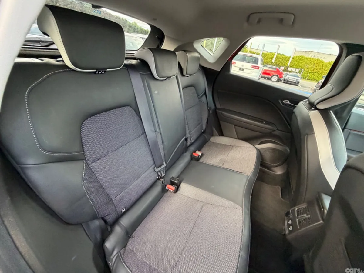 Renault Captur SUV, Petrol, 2021, Red