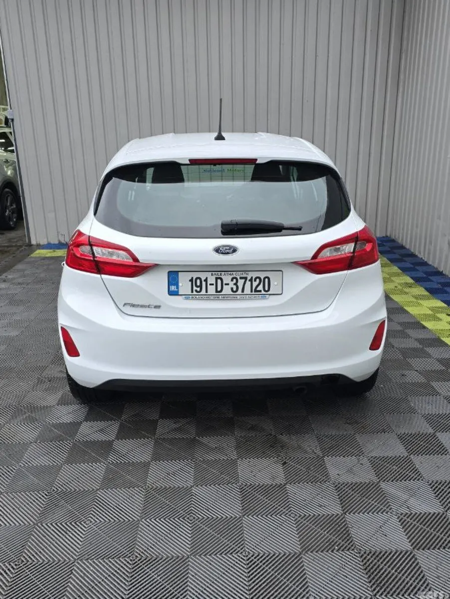 Ford Fiesta Hatchback, Petrol, 2019, White