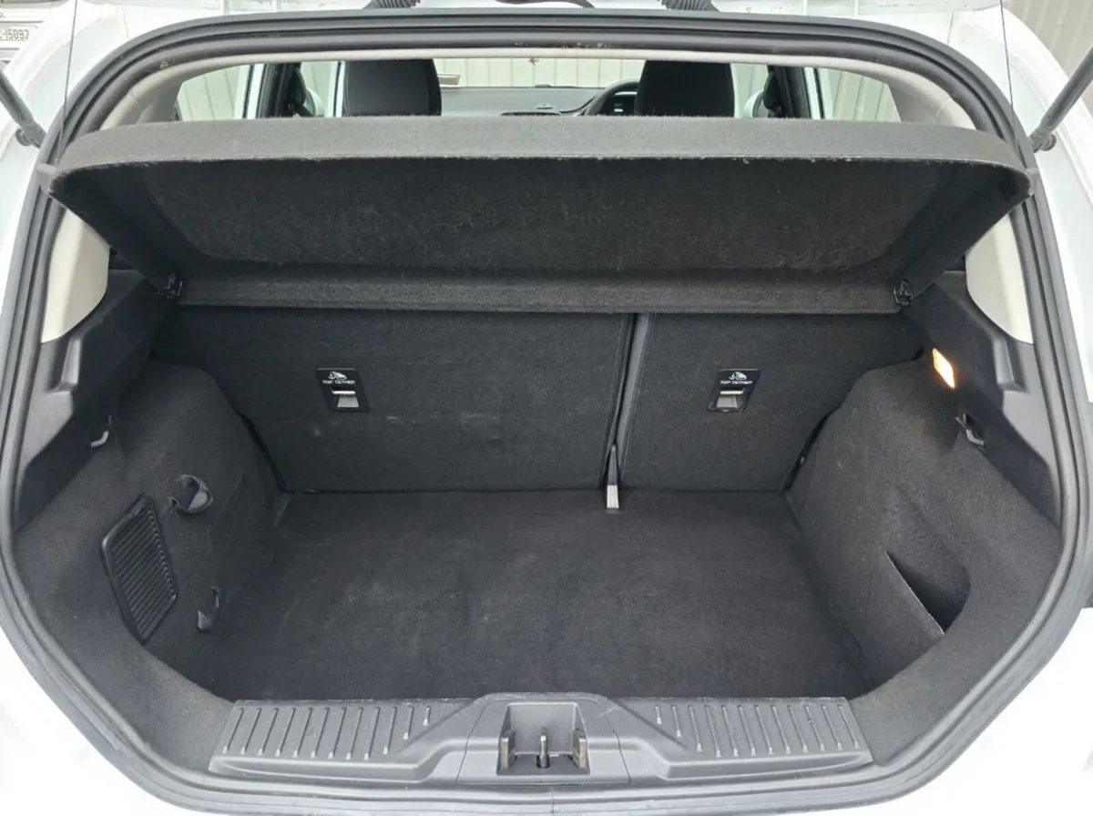 Ford Fiesta Hatchback, Petrol, 2019, White