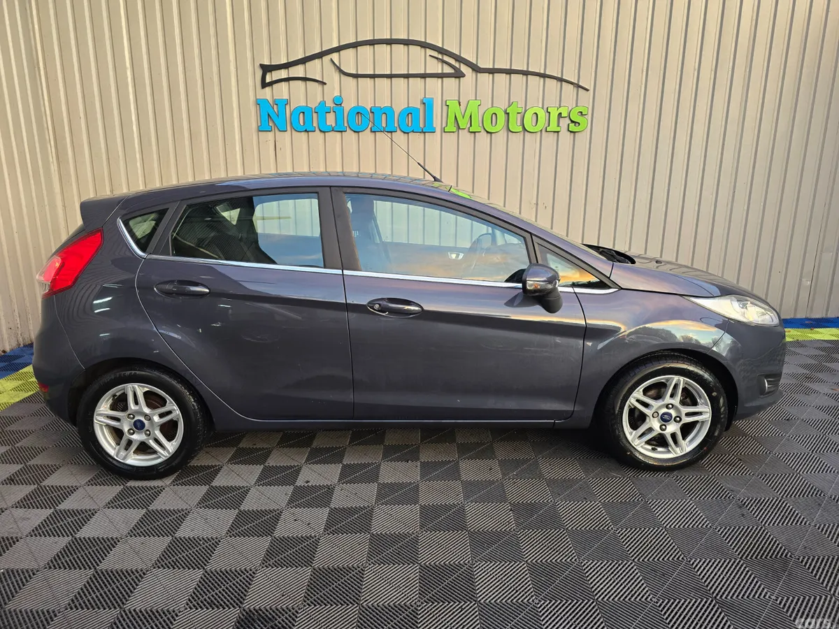 Ford Fiesta Hatchback, Petrol, 2014, Grey