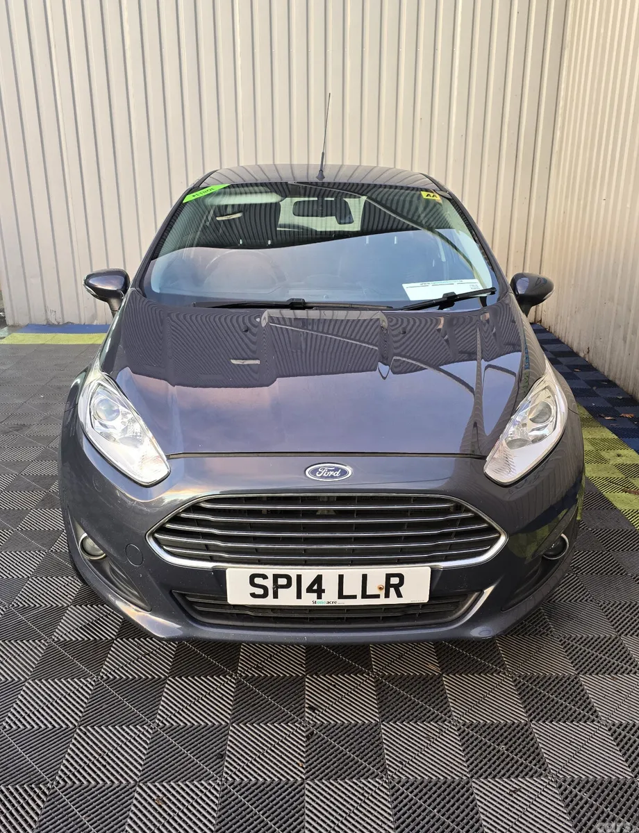 Ford Fiesta Hatchback, Petrol, 2014, Grey