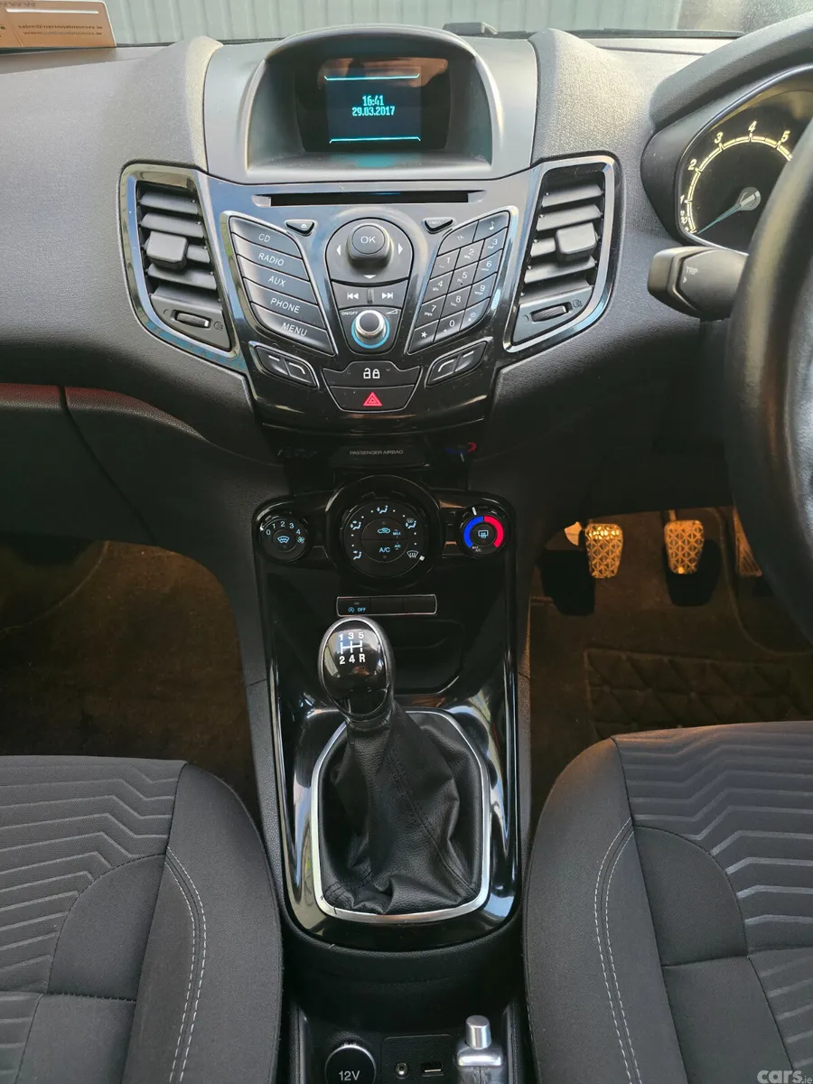 Ford Fiesta Hatchback, Petrol, 2014, Grey