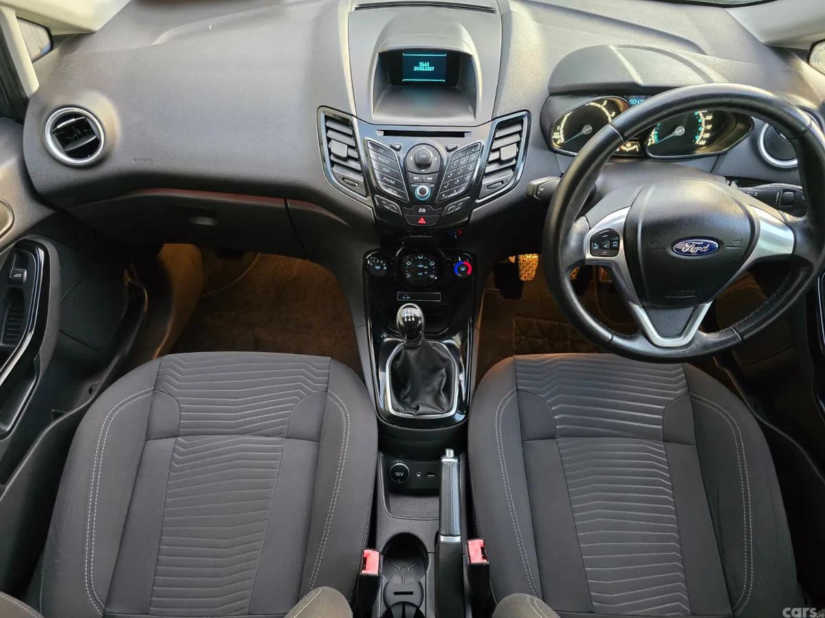 Ford Fiesta Hatchback, Petrol, 2014, Grey