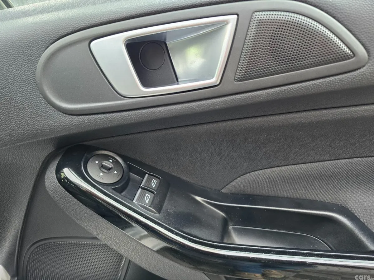 Ford Fiesta Hatchback, Petrol, 2016, Silver