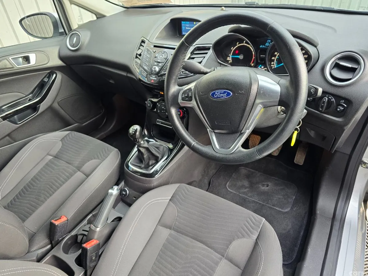 Ford Fiesta Hatchback, Petrol, 2016, Silver