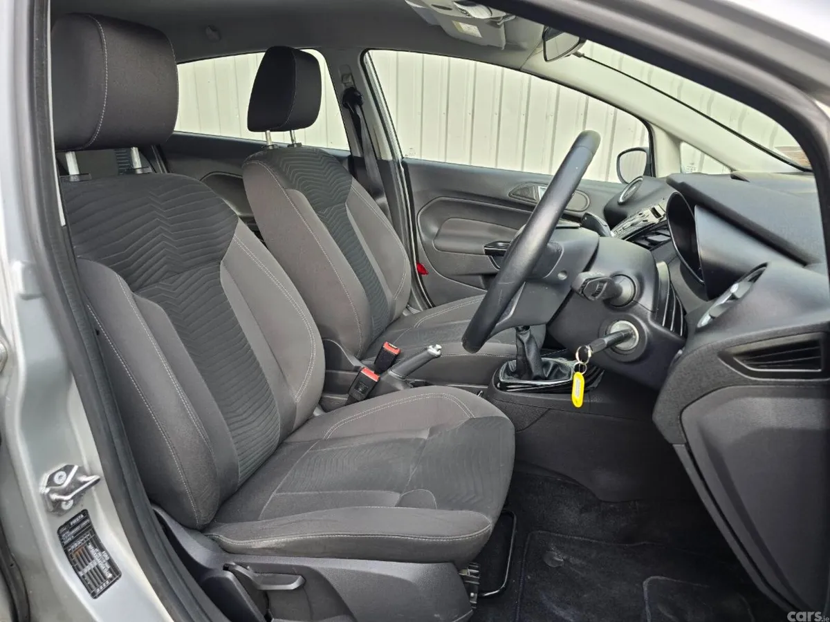 Ford Fiesta Hatchback, Petrol, 2016, Silver