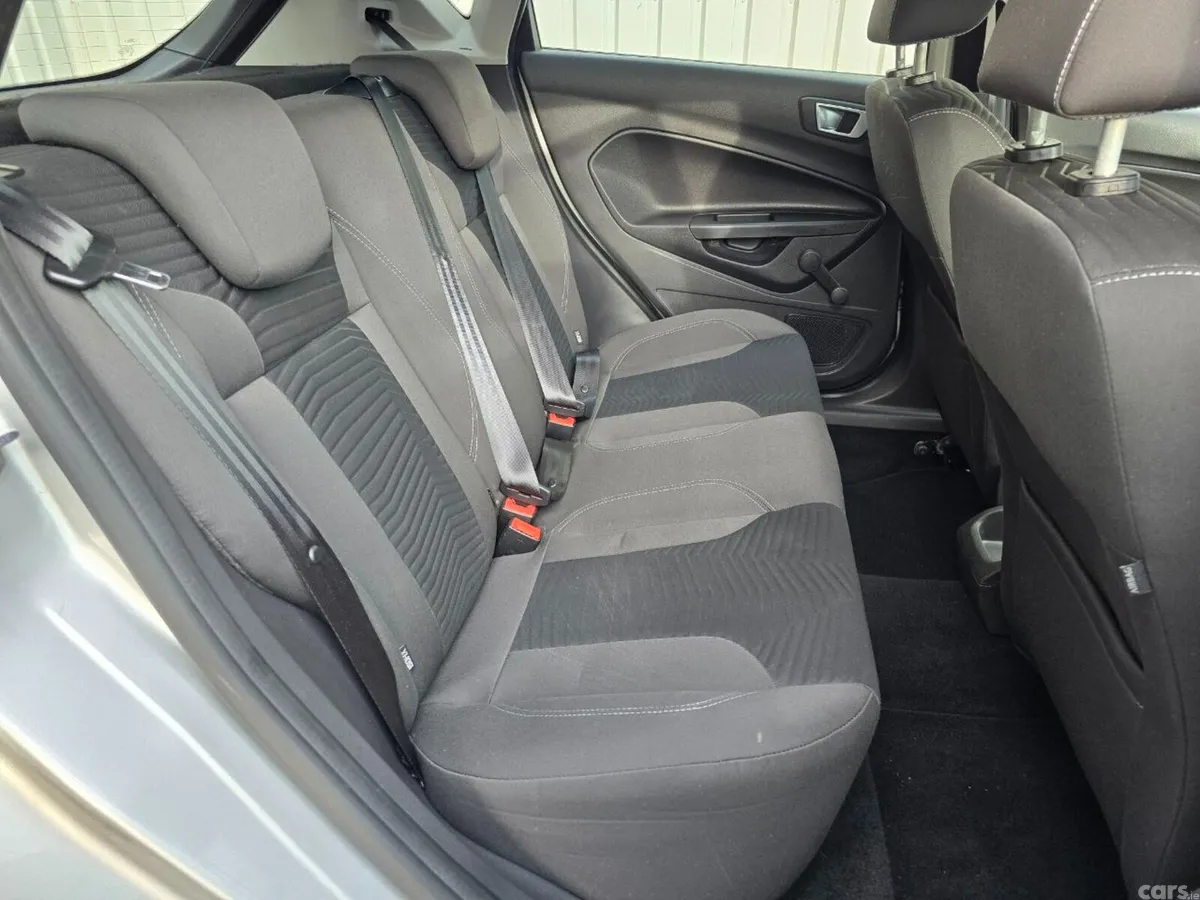 Ford Fiesta Hatchback, Petrol, 2016, Silver