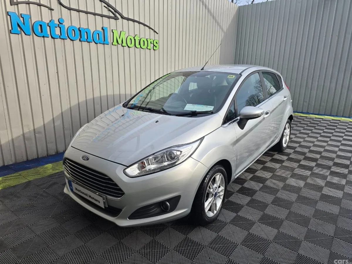 Ford Fiesta Hatchback, Petrol, 2016, Silver