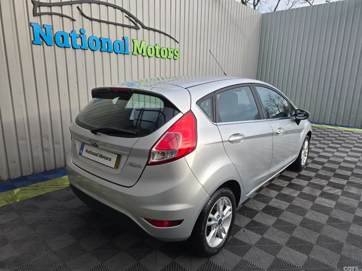 Ford Fiesta Hatchback, Petrol, 2016, Silver
