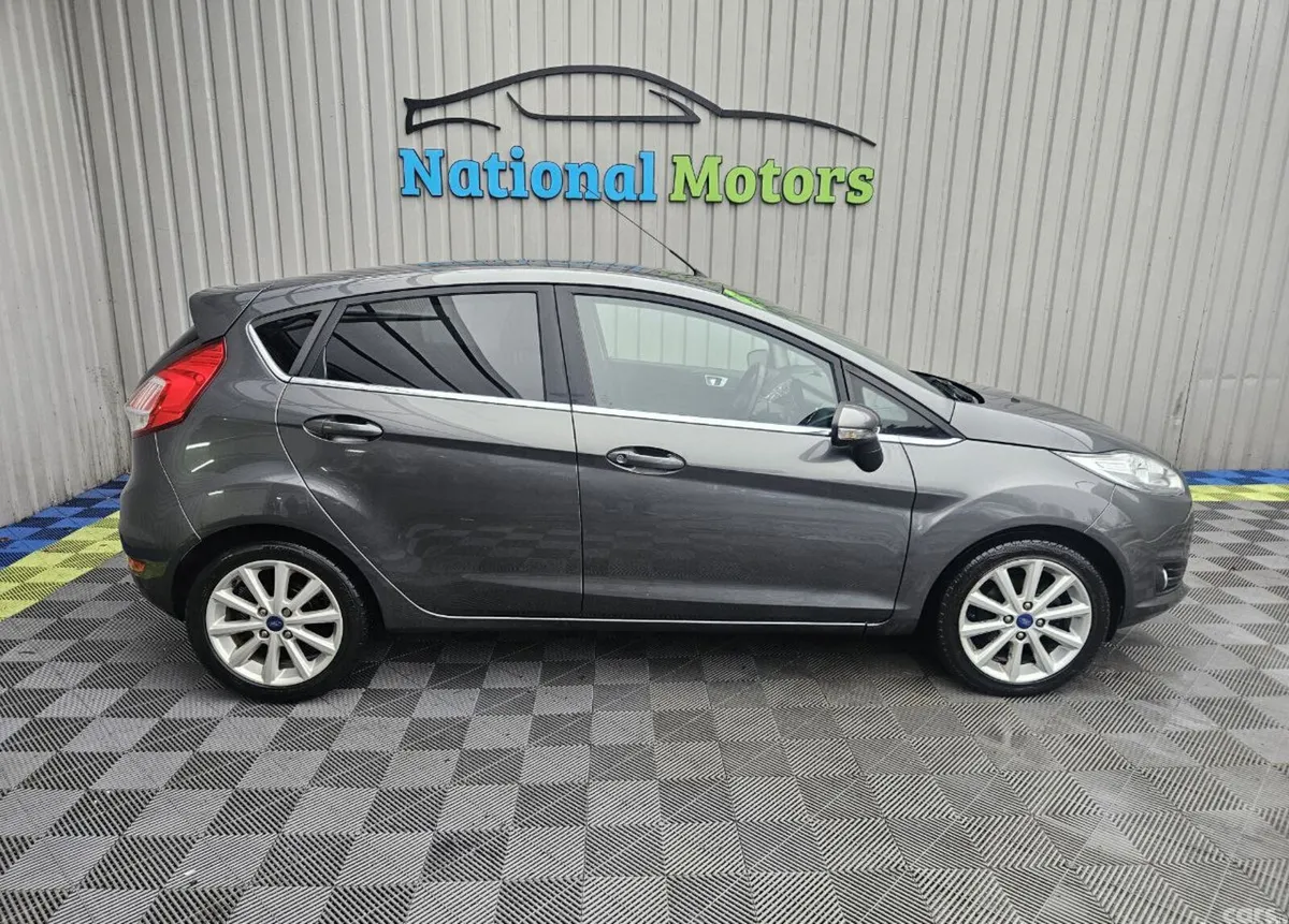 Ford Fiesta Hatchback, Petrol, 2016, Grey