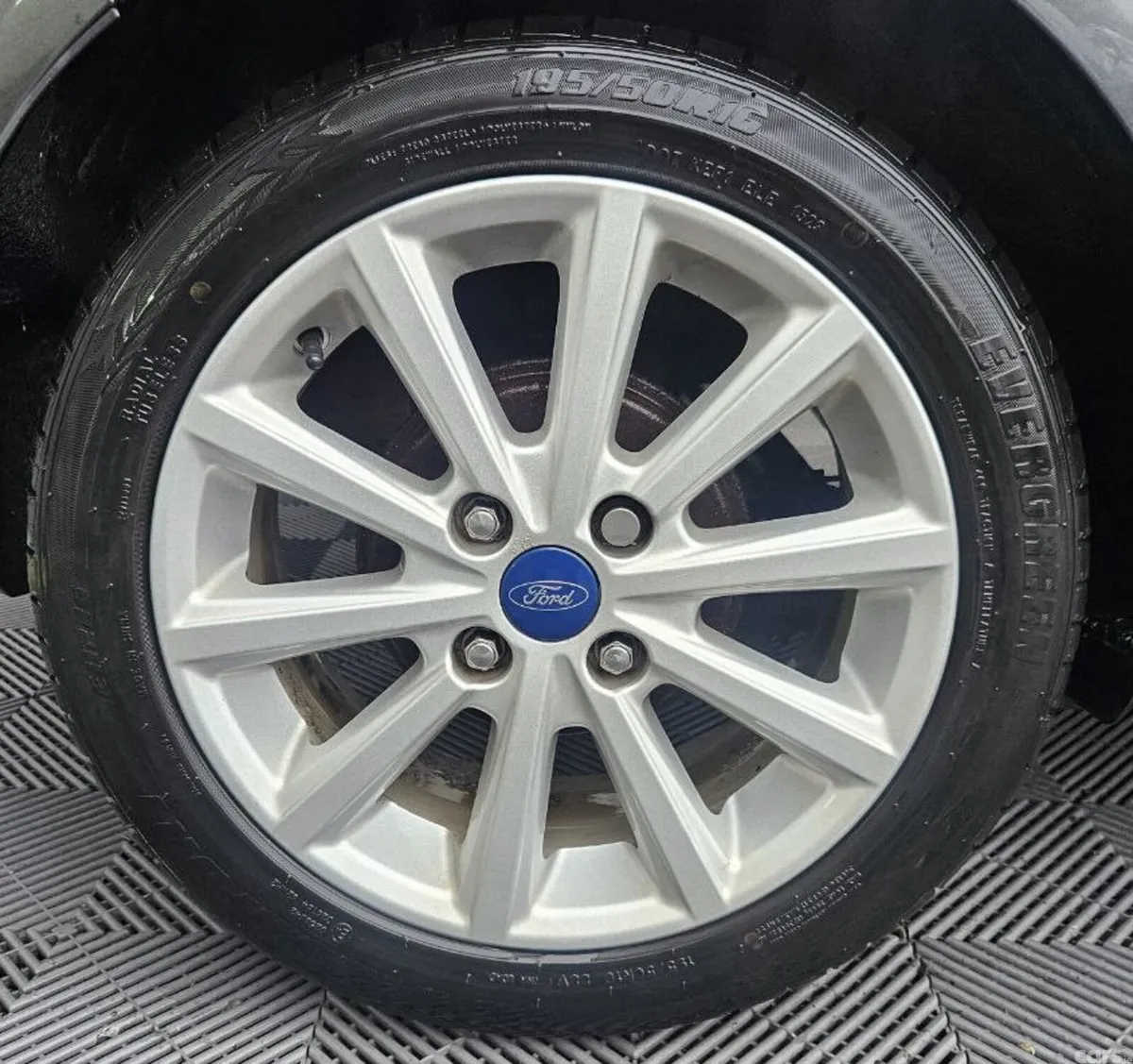Ford Fiesta Hatchback, Petrol, 2016, Grey
