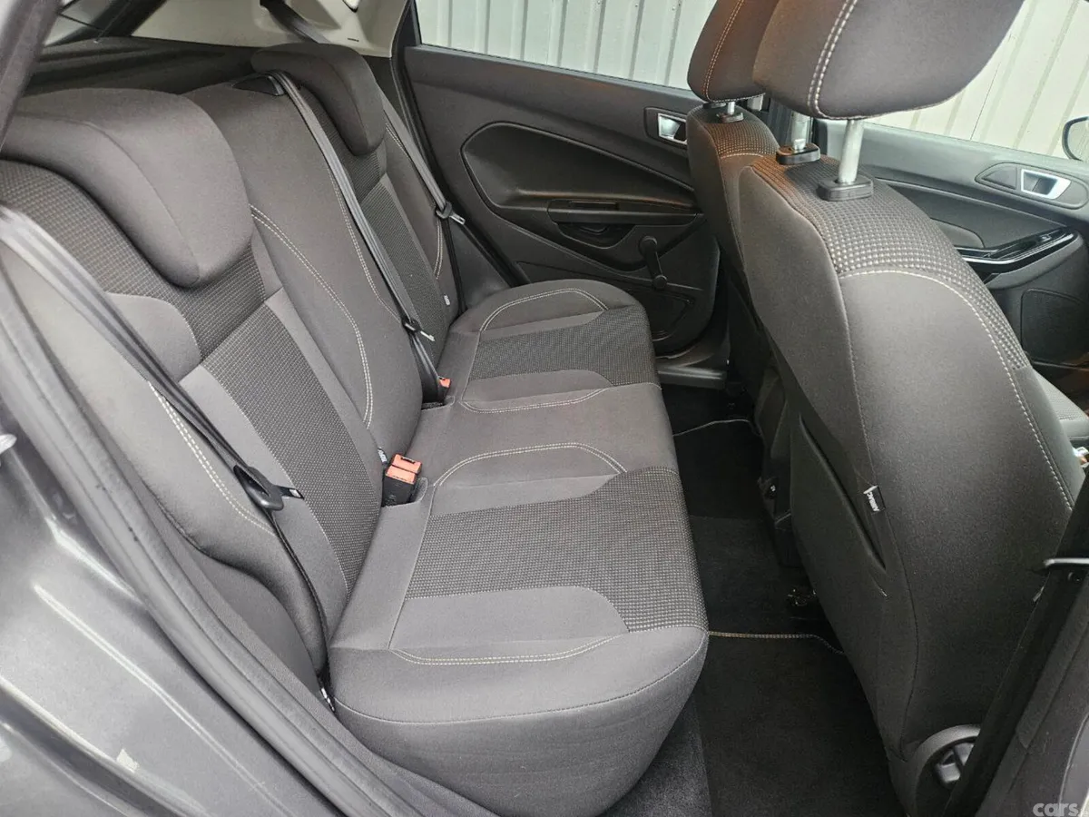Ford Fiesta Hatchback, Petrol, 2016, Grey