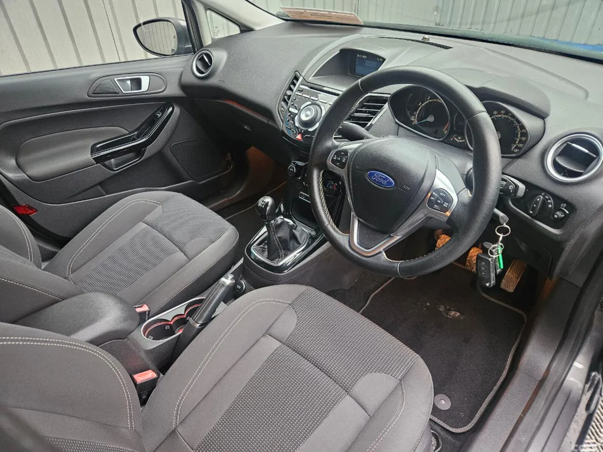 Ford Fiesta Hatchback, Petrol, 2016, Grey