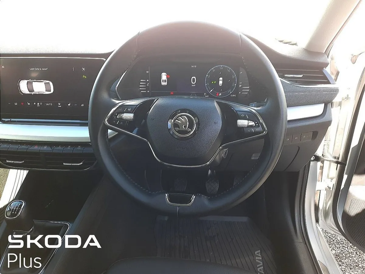 Skoda Octavia Saloon, Petrol, 2023, Silver