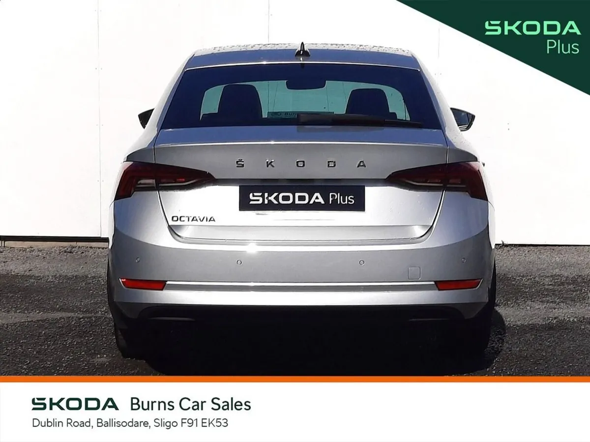 Skoda Octavia Saloon, Petrol, 2023, Silver
