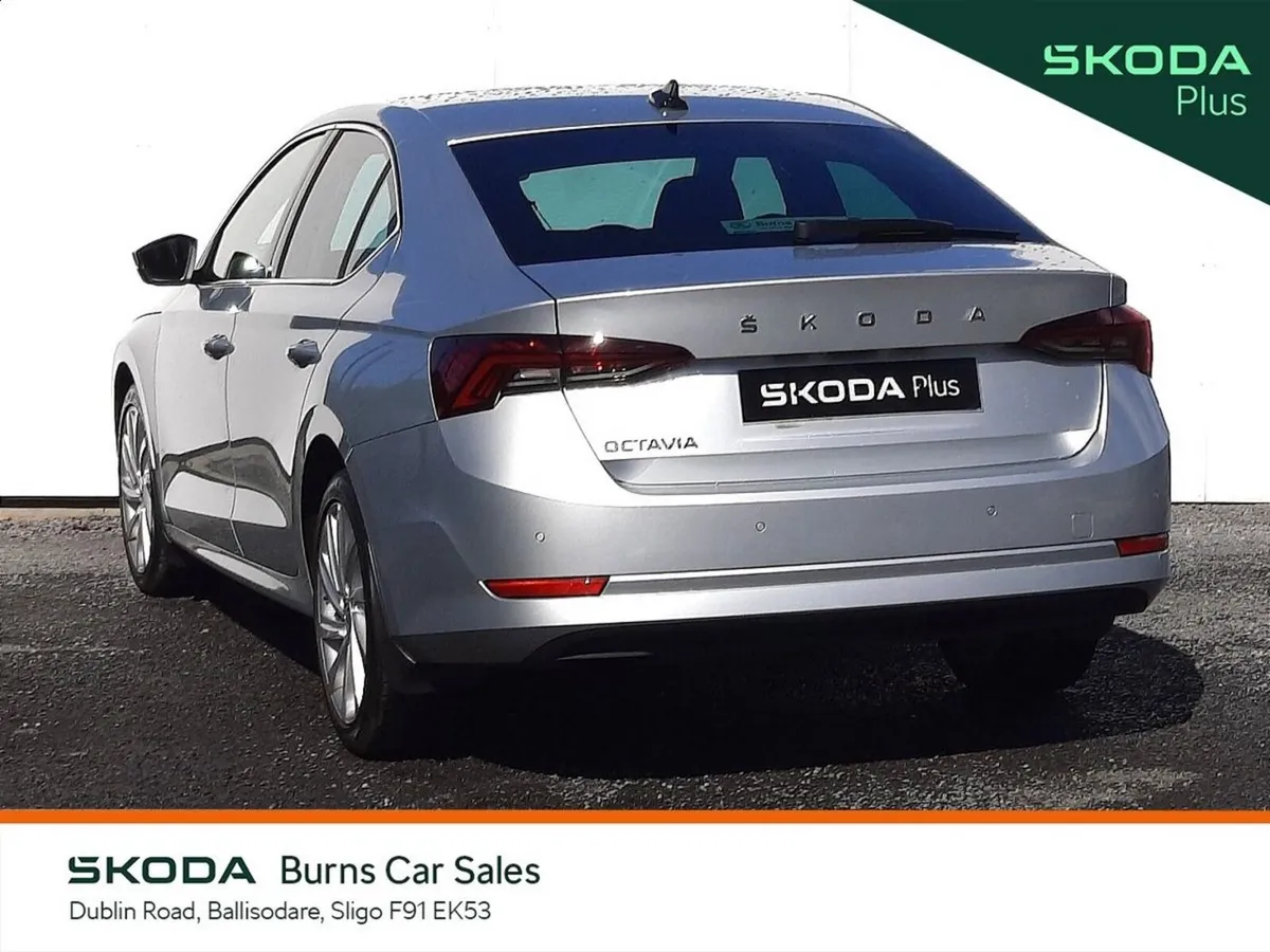 Skoda Octavia Saloon, Petrol, 2023, Silver