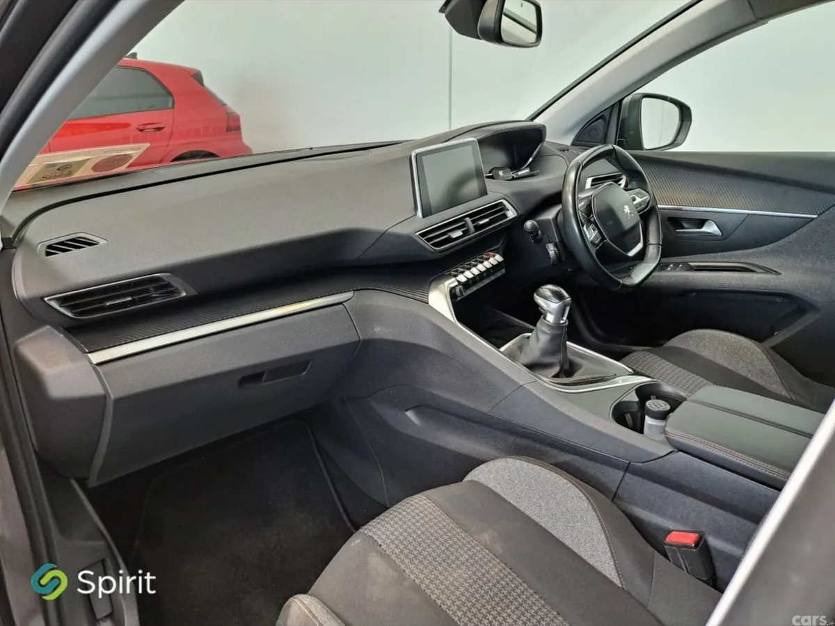 Peugeot 5008 MPV, Petrol, 2019, Grey