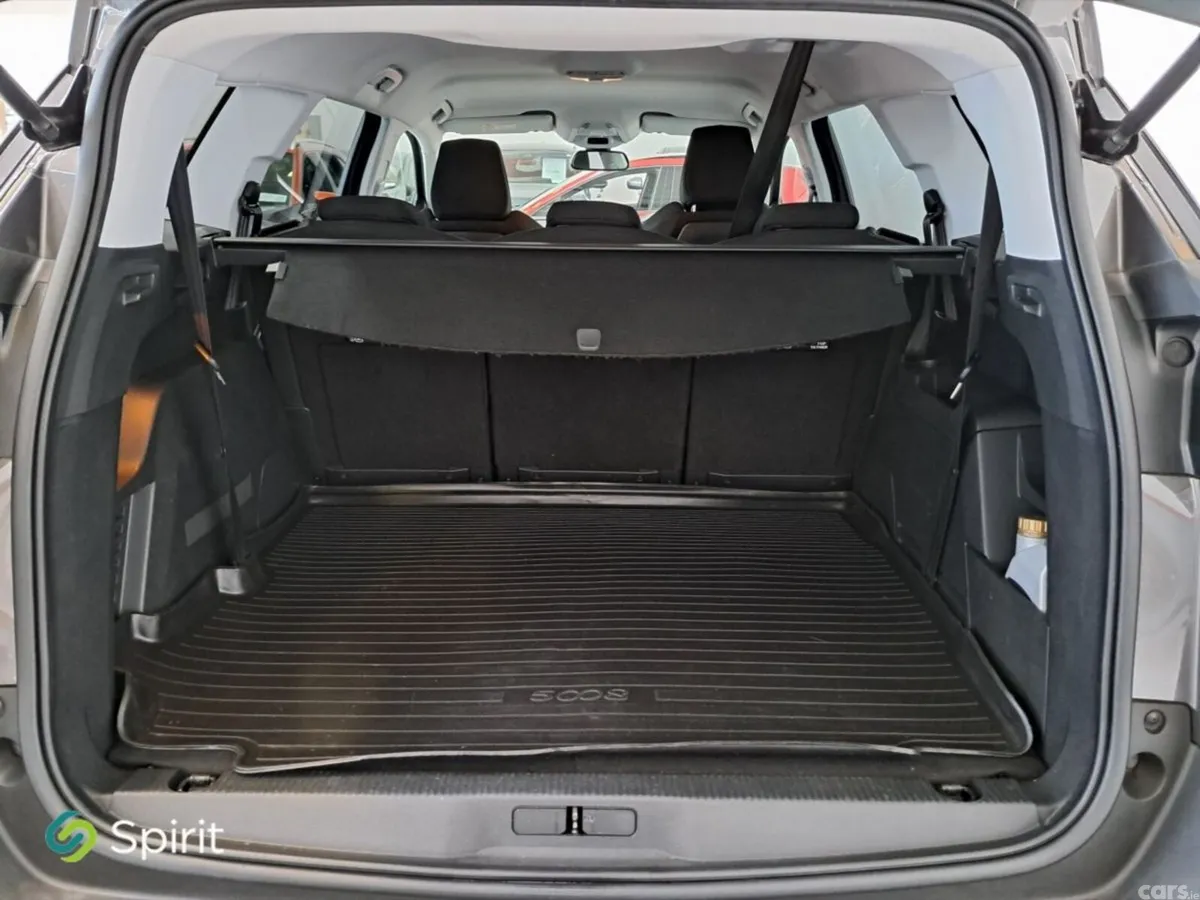 Peugeot 5008 MPV, Petrol, 2019, Grey