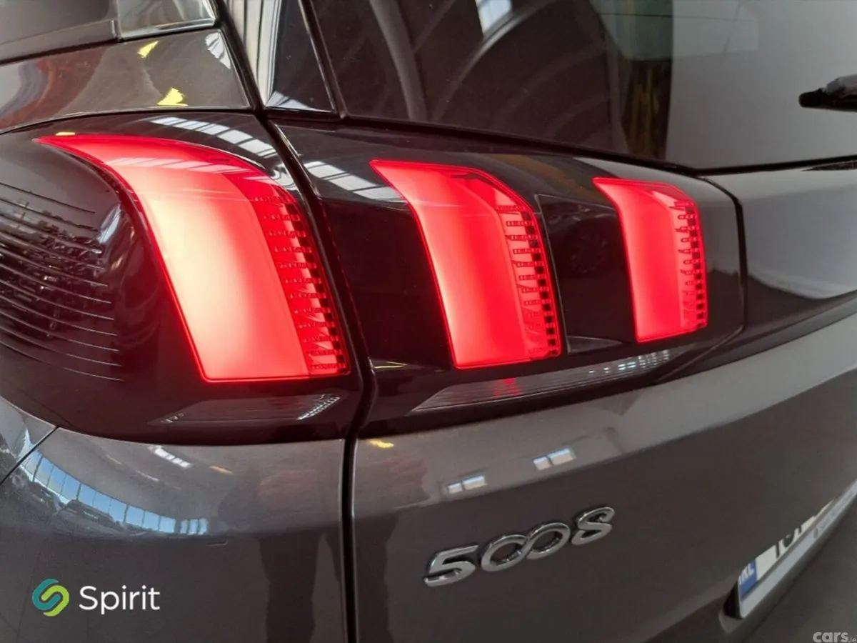 Peugeot 5008 MPV, Petrol, 2019, Grey