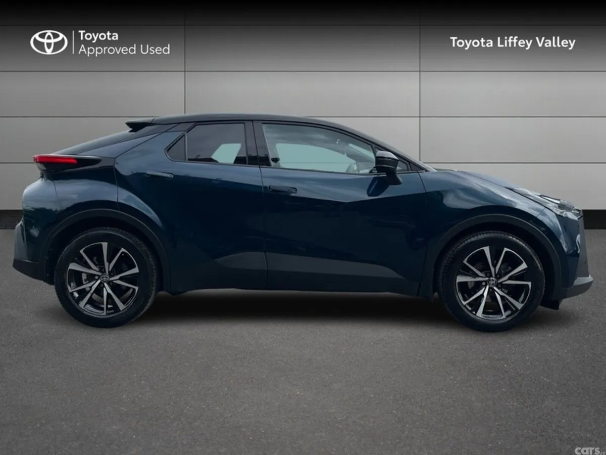 Toyota C-HR SUV, Petrol Hybrid, 2024, Blue