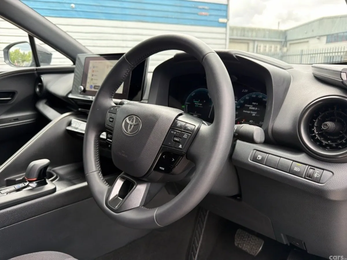 Toyota C-HR SUV, Petrol Hybrid, 2025, Silver