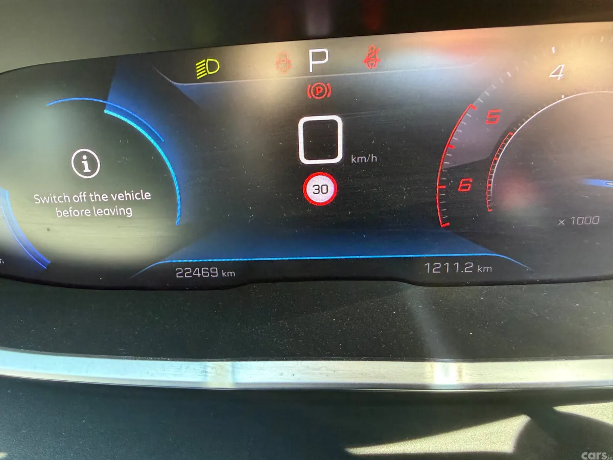 Peugeot 5008 MPV, Diesel, 2025, Black
