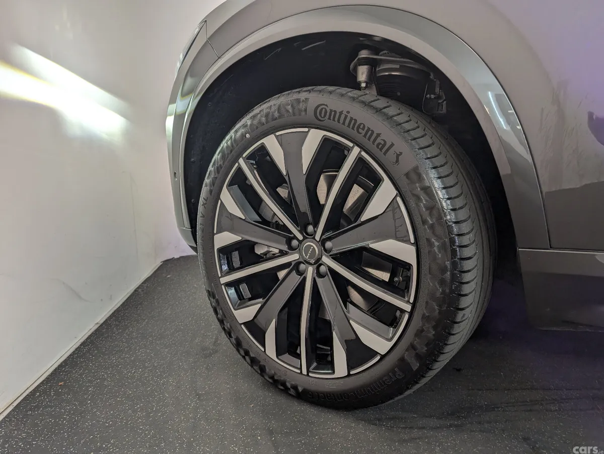 Volvo XC90 SUV, Petrol Plug-in Hybrid, 2026, Grey