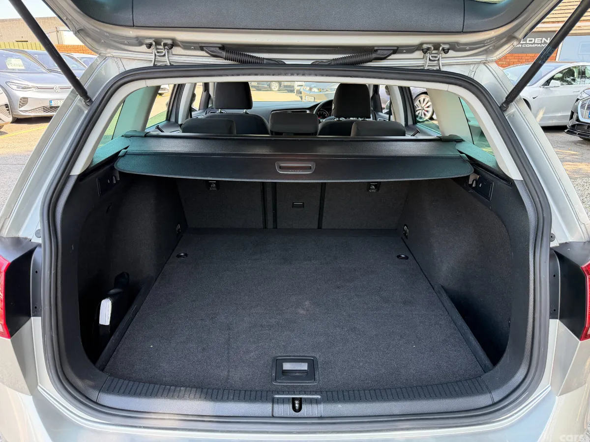 Volkswagen Golf Estate, Petrol, 2017, Silver
