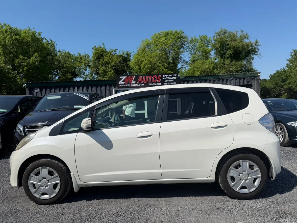 Honda Fit Hatchback, Petrol Hybrid, 2011, White