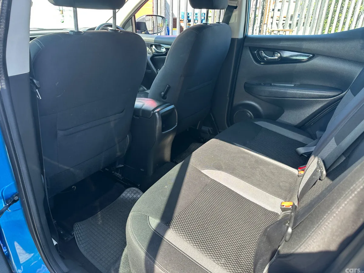 Nissan Qashqai Hatchback, Diesel, 2018, Blue