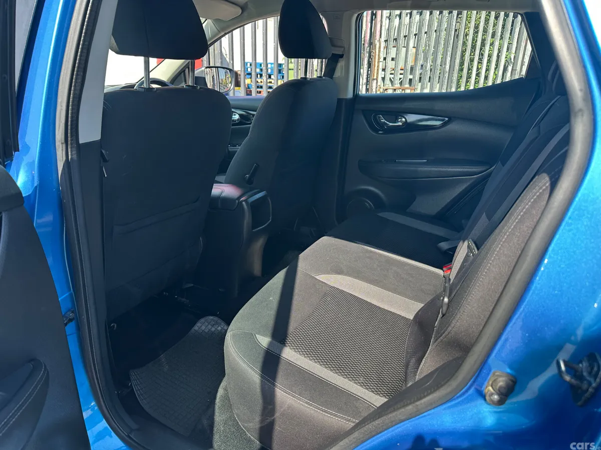 Nissan Qashqai Hatchback, Diesel, 2018, Blue
