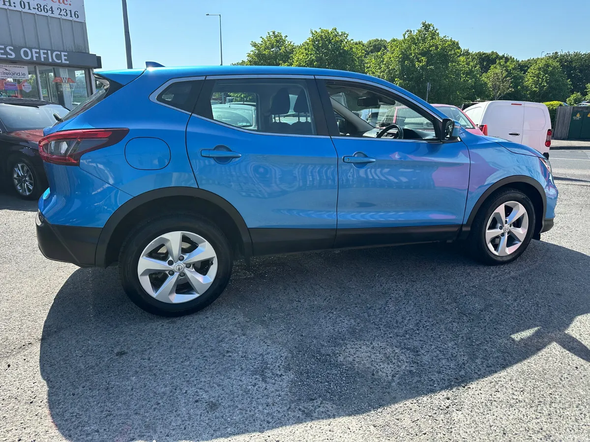 Nissan Qashqai Hatchback, Diesel, 2018, Blue