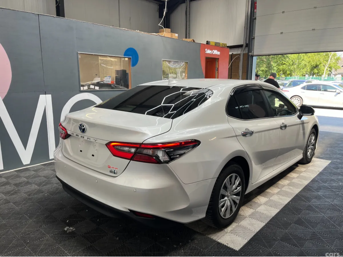 Toyota Camry Saloon, Petrol, 2023, White