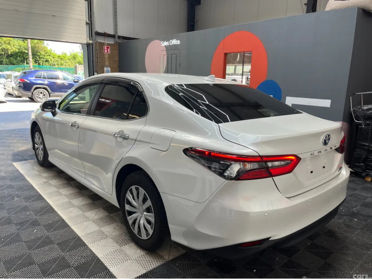 Toyota Camry Saloon, Petrol, 2023, White