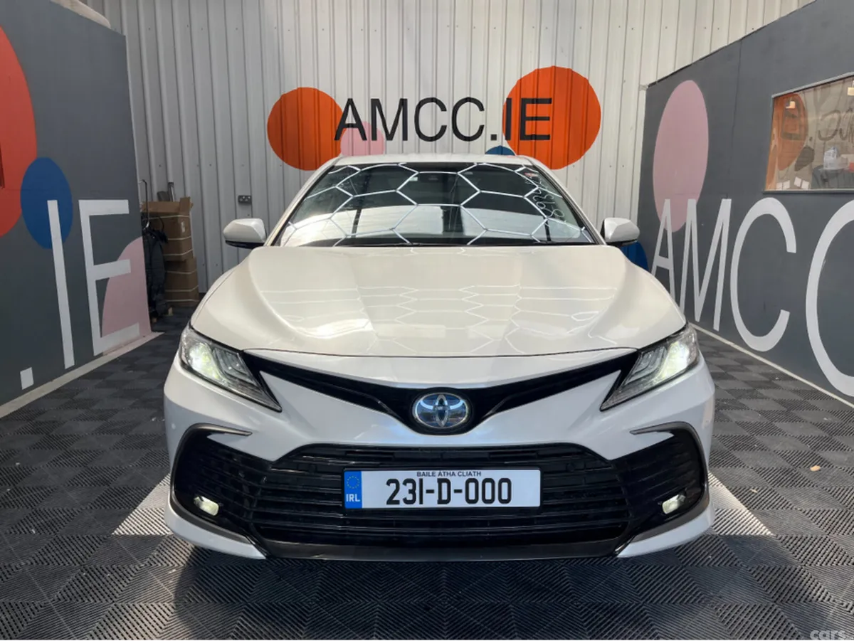 Toyota Camry Saloon, Petrol, 2023, White