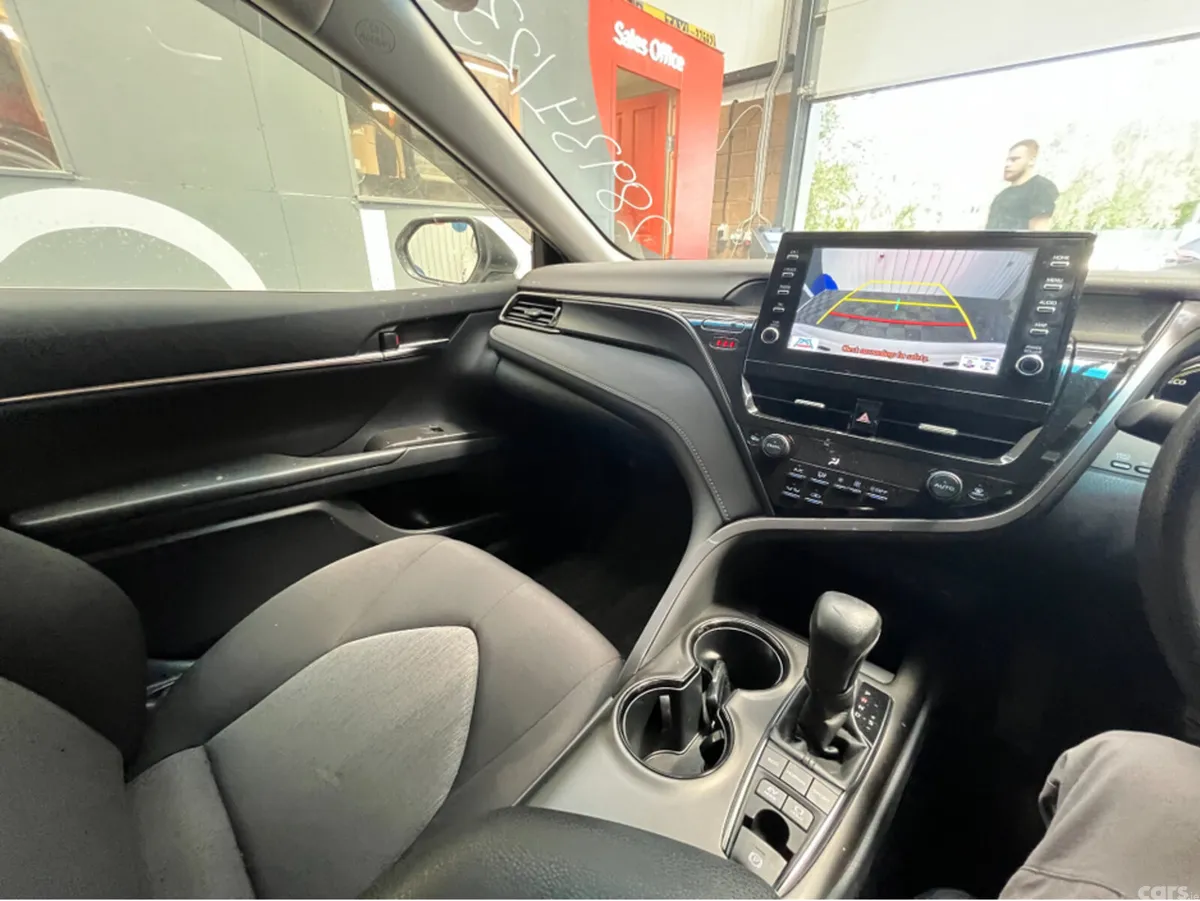 Toyota Camry Saloon, Petrol, 2023, White