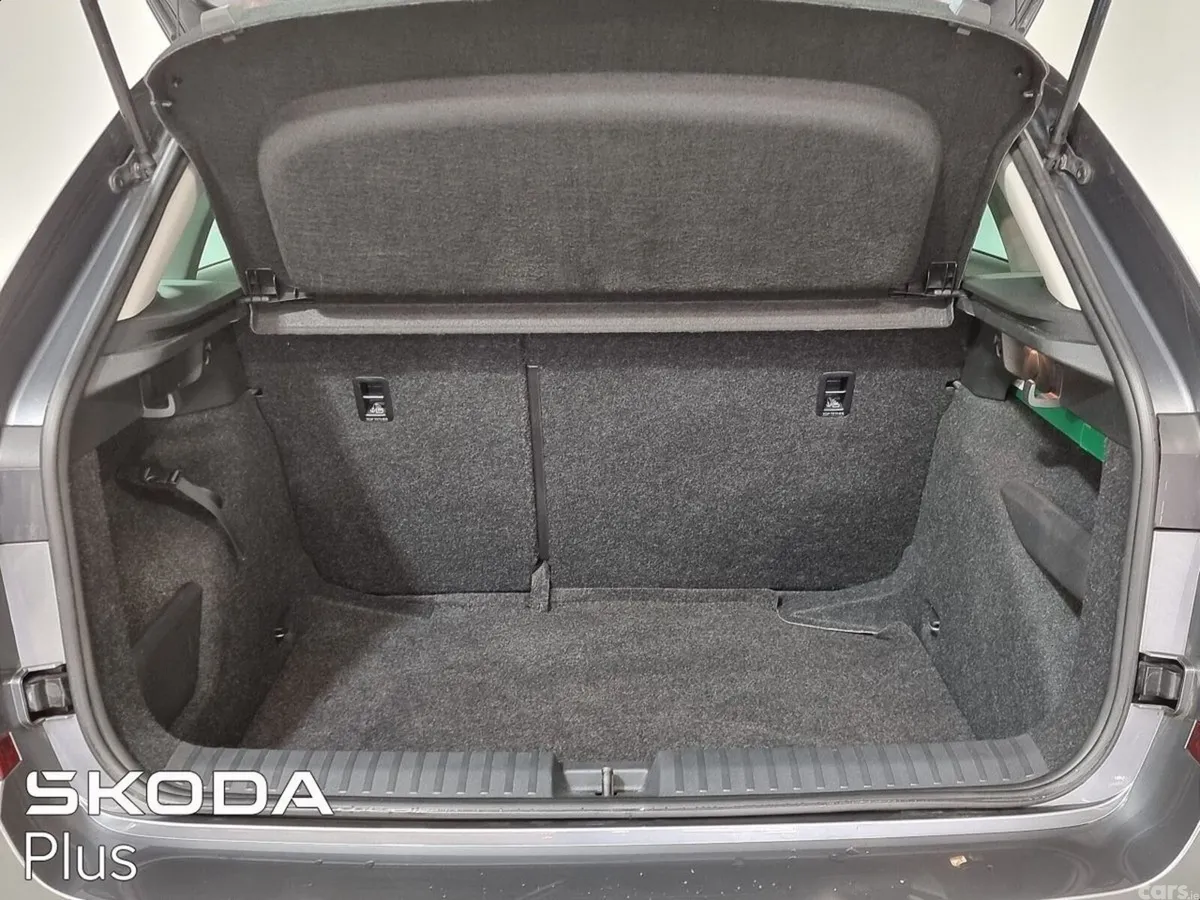 Skoda Kamiq Hatchback, Petrol, 2023, Grey